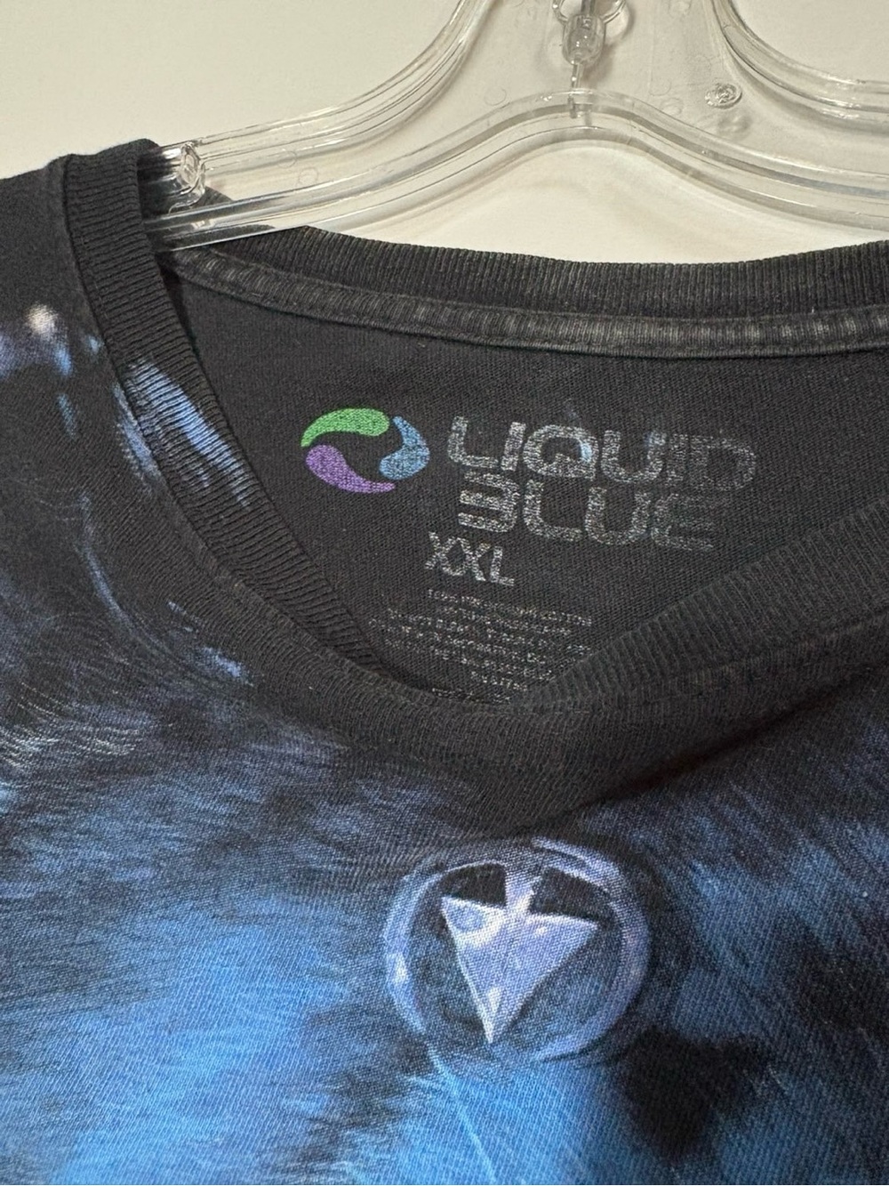 Vintage 2001 Liquid Blue Black & Blue Wolf Graphic Tee - Picture 4 of 8